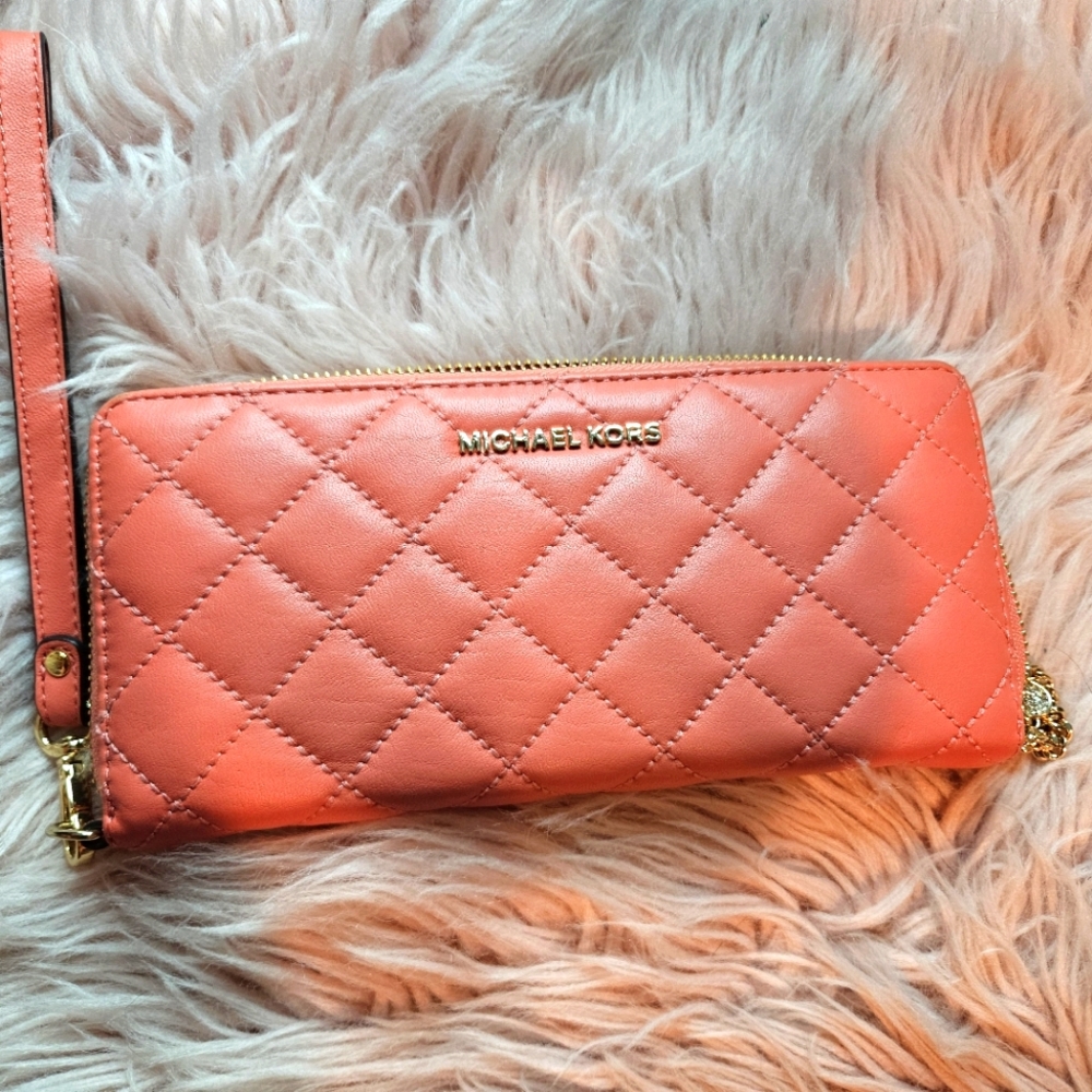 Michael Kors Jet Set Travel Quilted Leather Continental Wallet with heart chain